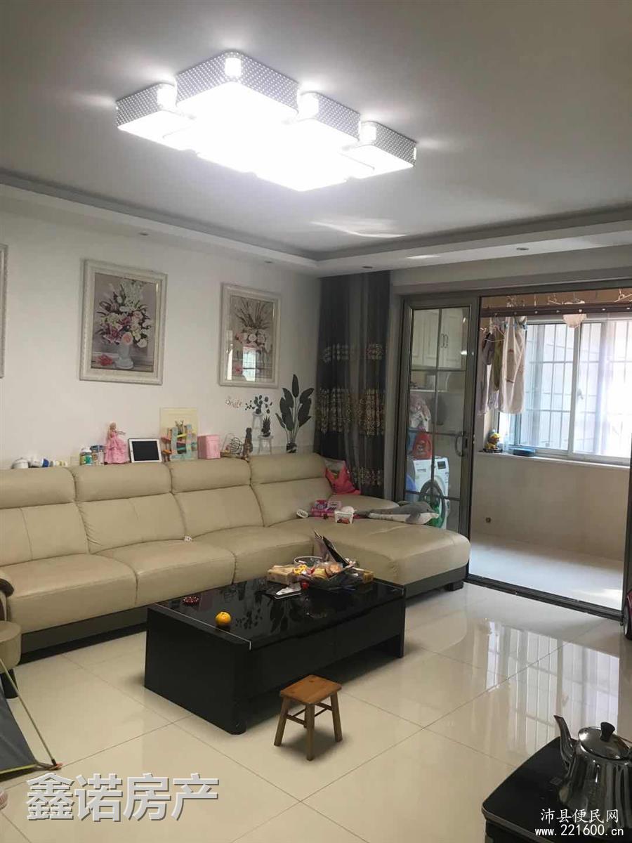 新城嘉苑暖气房，精装三室，关门卖，价格便宜，仅此一套。
