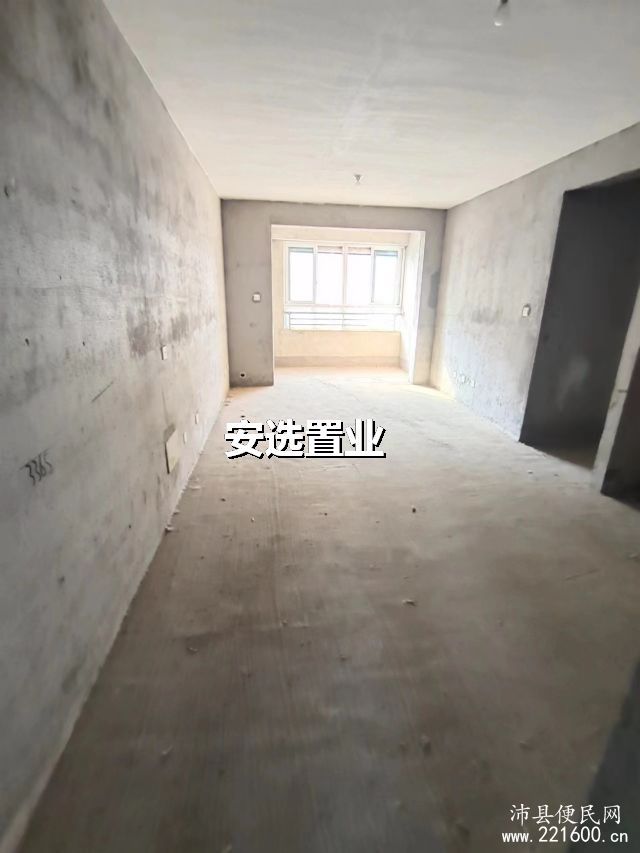 侨城中央学府小三室.105平方.房东忍痛出售小区里最便宜一套