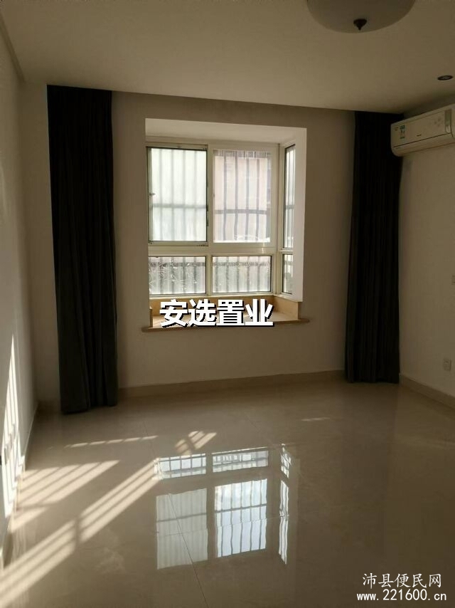 出售新城嘉苑c区三室两厅两卫，有暖气，价格合适