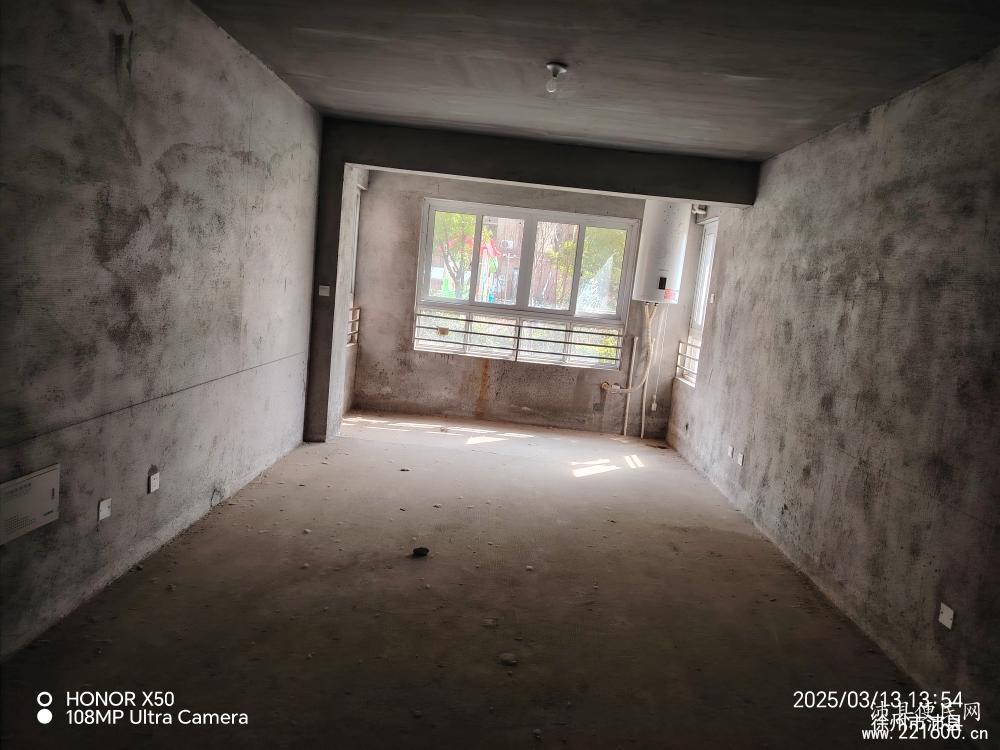 出售华宇上城3室2厅2卫126平米63万住宅蝴蝶户型南北通透户型暖气房